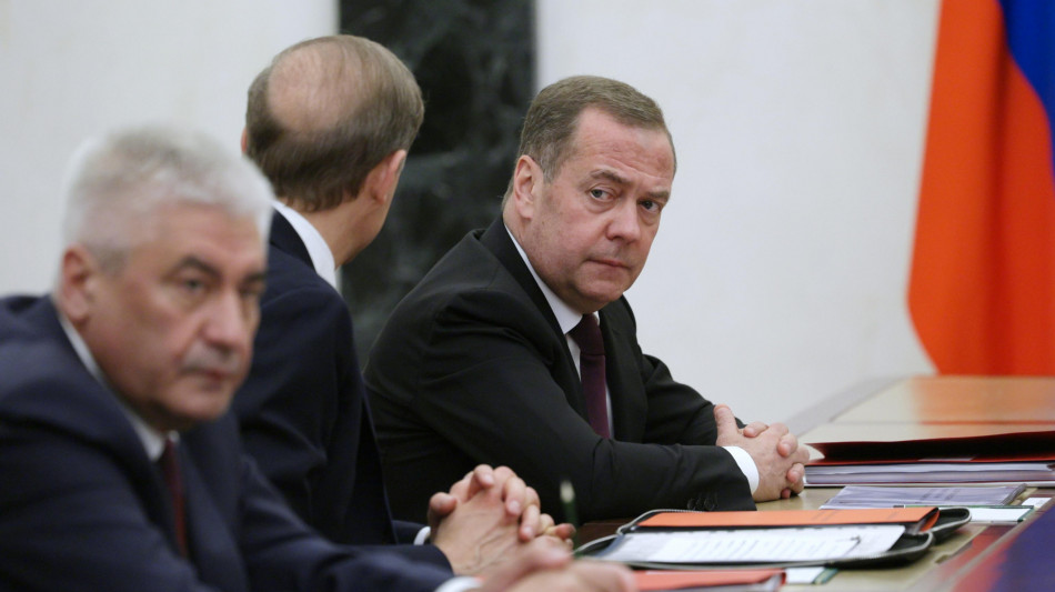 Medvedev, Trump ha finalmente costretto Kiev a pagare aiuti