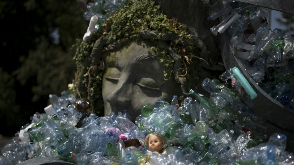 Negociaciones sobre la contaminación plástica "al borde del precipicio"