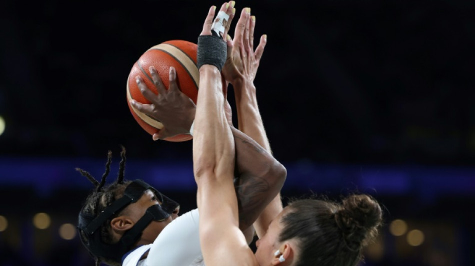 Espa&ntilde;a se exhibe ante Serbia y viaja a Par&iacute;s como primera, Puerto Rico eliminada