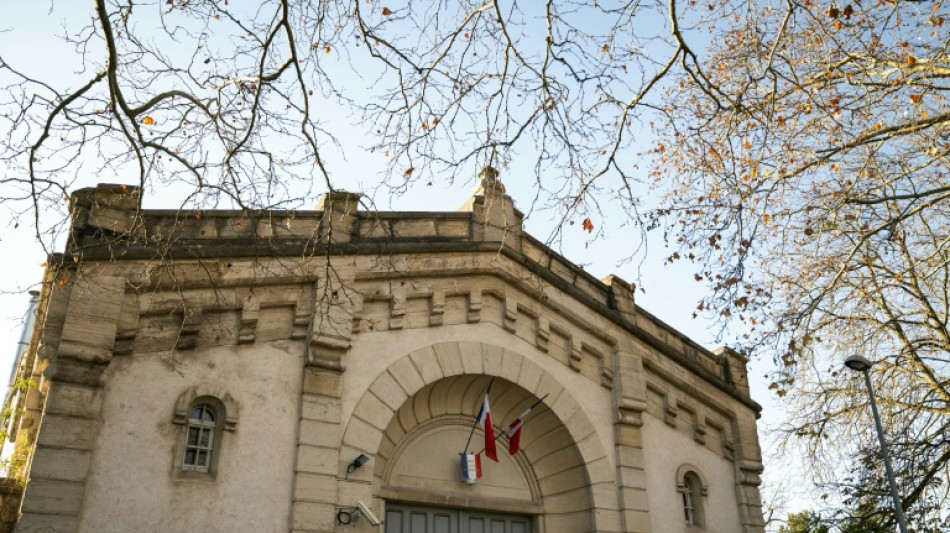Avec une scie &agrave; m&eacute;taux et des draps: deux d&eacute;tenus s'&eacute;vadent de la prison de Dijon