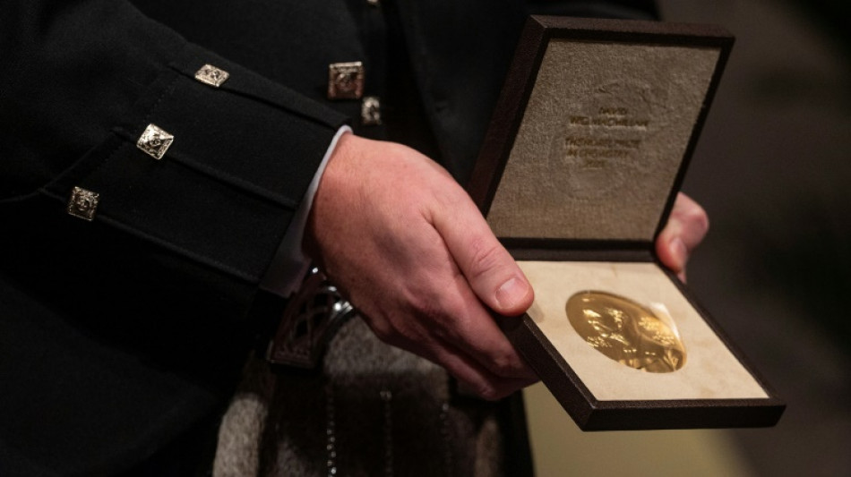 Le Nobel de chimie &agrave; un trio am&eacute;ricano-danois, dont un rarissime double laur&eacute;at
