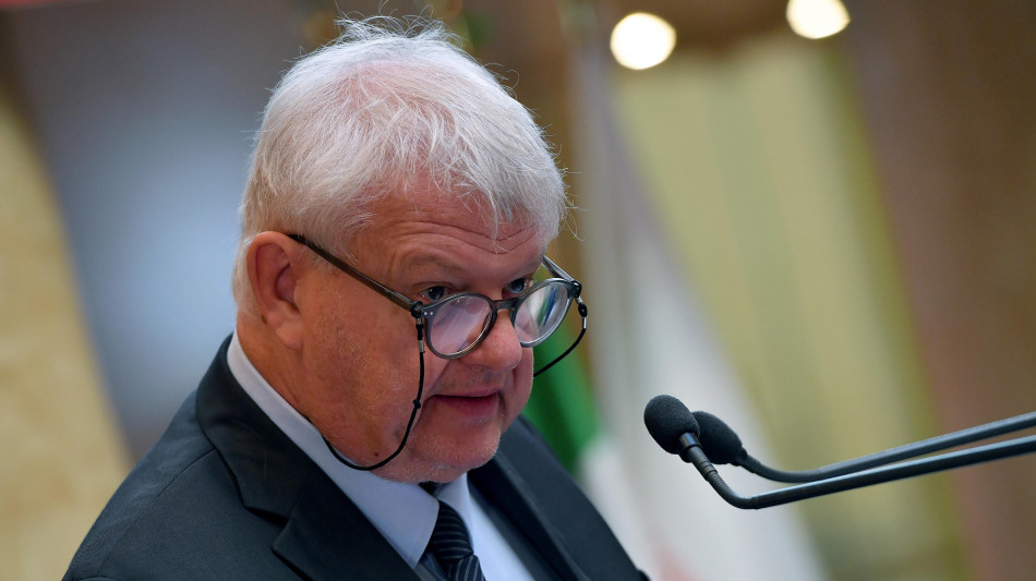 Signorini, rischi da allentamento regole globali finanza