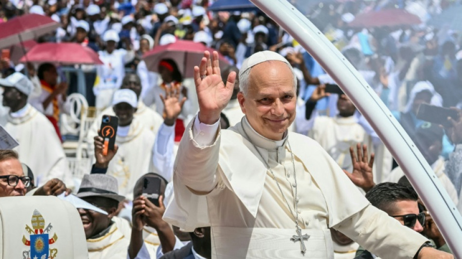 El papa recibe una calurosa bienvenida en el este de Angola, en el tercer d&iacute;a de su visita