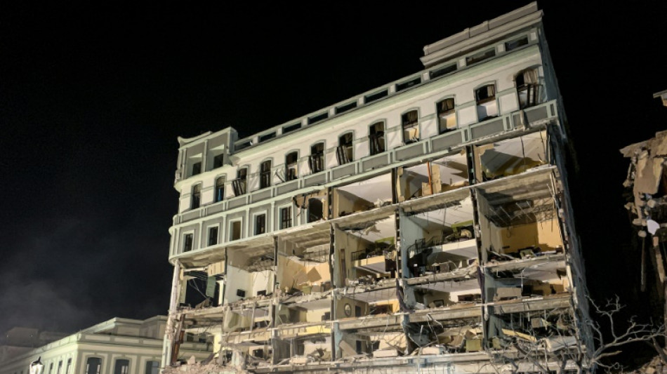 A Cuba, la recherche de survivants dans les d&eacute;combres de l'h&ocirc;tel