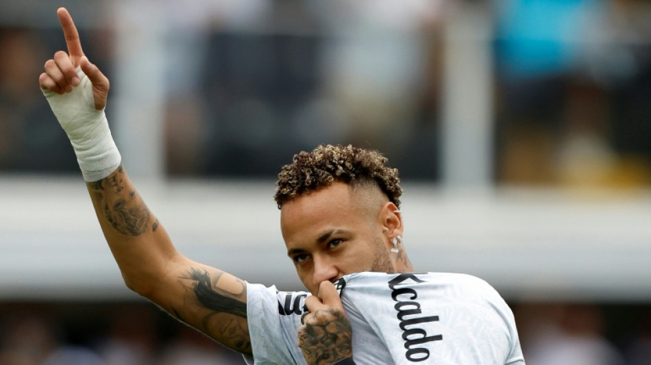 Neymar vuelve a jugar con el Santos tras la cirug&iacute;a de rodilla