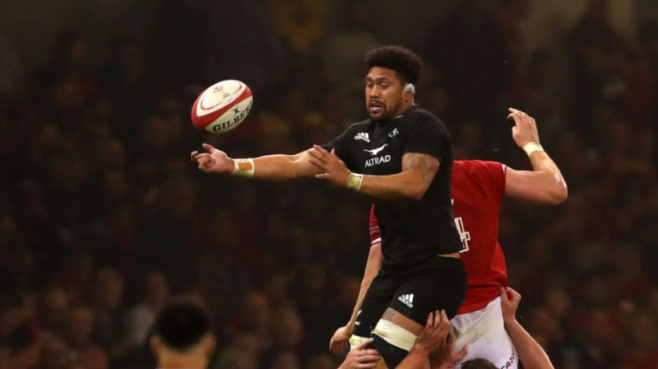Savea helps All Blacks extend winning run over Wales