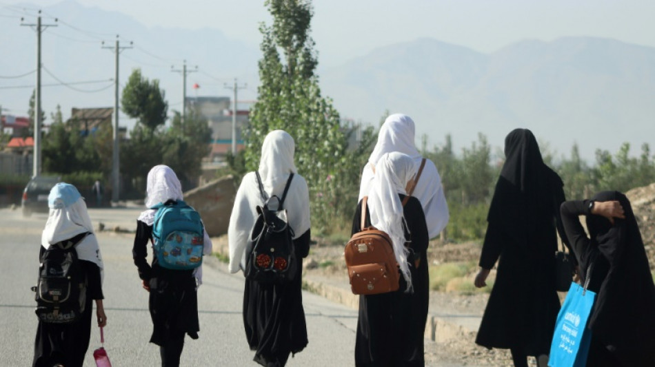 M&auml;dchen in Afghanistan protestieren gegen erneute Schulschlie&szlig;ungen
