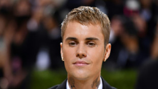 Justin Bieber souffre d'une paralysie au visage, annule plusieurs dates de tourn&eacute;e