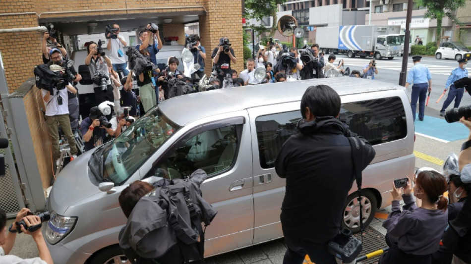 Japon: un c&eacute;l&egrave;bre acteur de kabuki arr&ecirc;t&eacute; apr&egrave;s la mort de ses parents