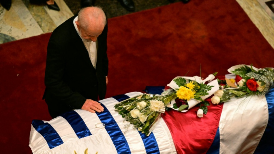 Lula e Boric se unem a milhares de uruguaios no último adeus a Mujica