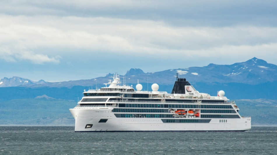 Una persona muere en un crucero ant&aacute;rtico por una ola gigante en el sur de Argentina