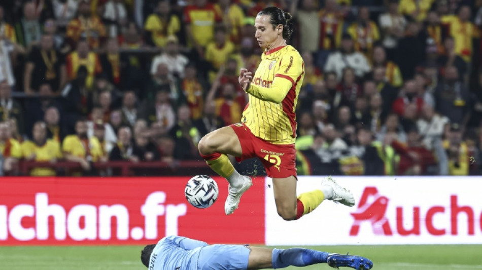 Lens inflige primeira derrota ao Lille (3-0) no Franc&ecirc;s