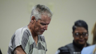 Padre de un adolescente que perpetr&oacute; un tiroteo en EEUU enfrenta juicio por asesinato