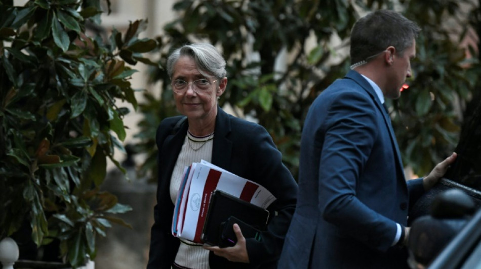 Derni&egrave;res consultations sur la r&eacute;forme explosive des retraites