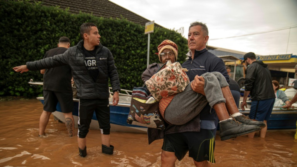 'Cen&aacute;rio de guerra': corrida contra o tempo no sul para conter a trag&eacute;dia clim&aacute;tica