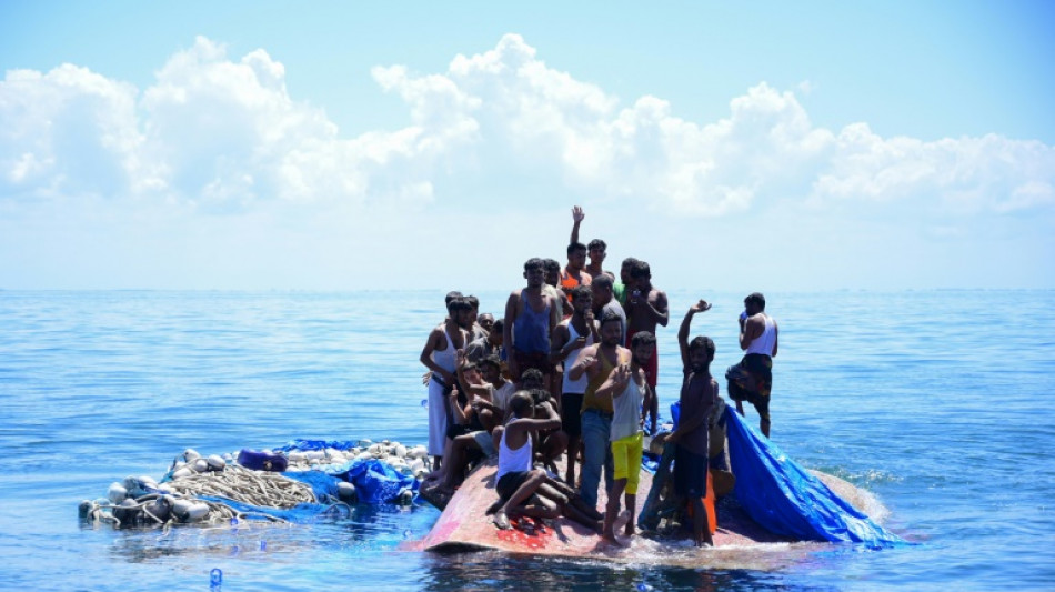 Corpos de 11 rohingya encontrados ap&oacute;s barco virar na Indon&eacute;sia