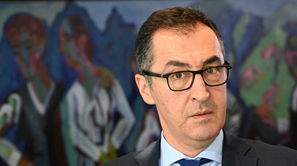 Agrarminister &Ouml;zdemir will Pestizideinsatz weiter reduzieren