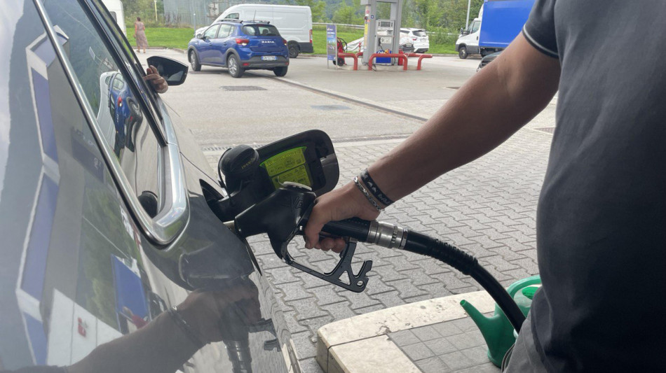 I prezzi dei carburanti tornano a salire, dopo due mesi gasolio al top