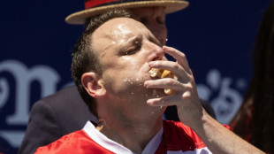 Campe&atilde;o por comer cachorros-quentes &eacute; exclu&iacute;do de concurso nos EUA ap&oacute;s promover marca de carne vegetal