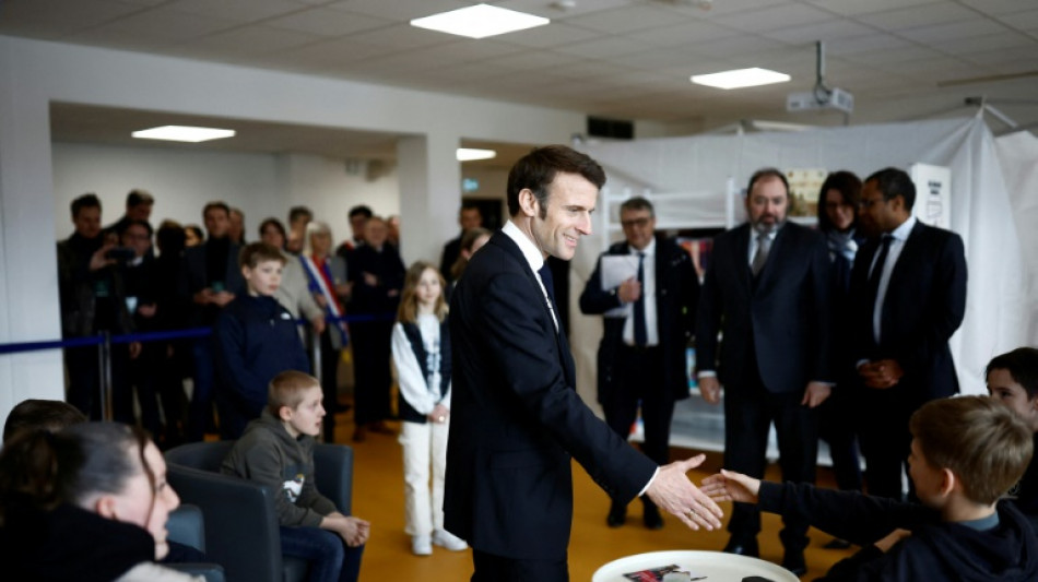 Papillomavirus: Macron annonce une campagne de vaccination "g&eacute;n&eacute;ralis&eacute;e" dans les coll&egrave;ges