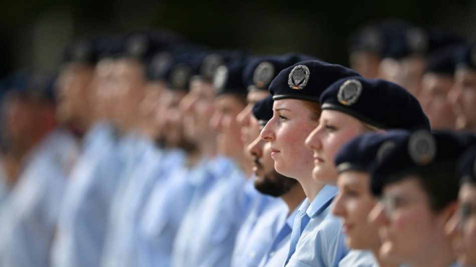 F&uuml;r 825 Millionen Euro: Soldatinnen und Soldaten sollen neue Uniformen bekommen