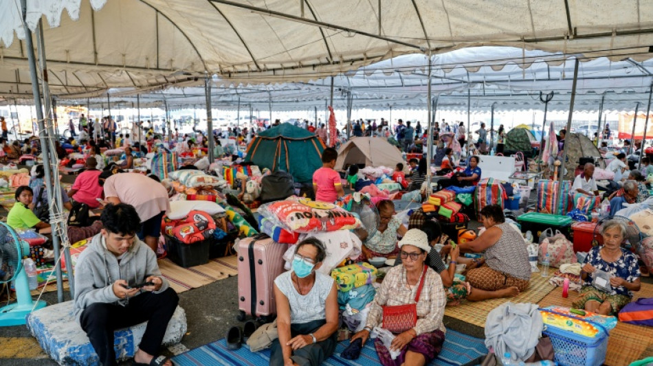 Confrontos na fronteira Camboja-Tail&acirc;ndia deixam meio milh&atilde;o de deslocados