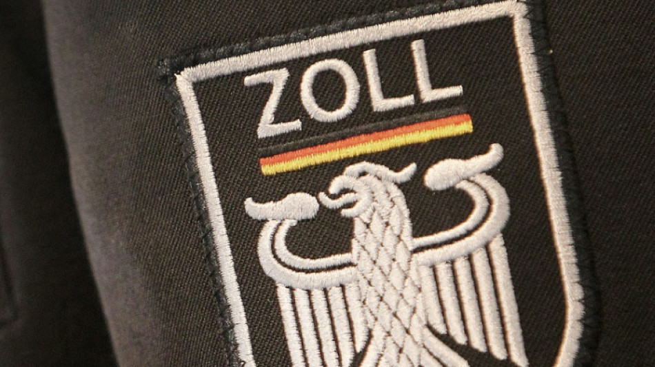 Bundesweite Durchsuchungen wegen Schwarzarbeit in Kurier- und Paketbranche