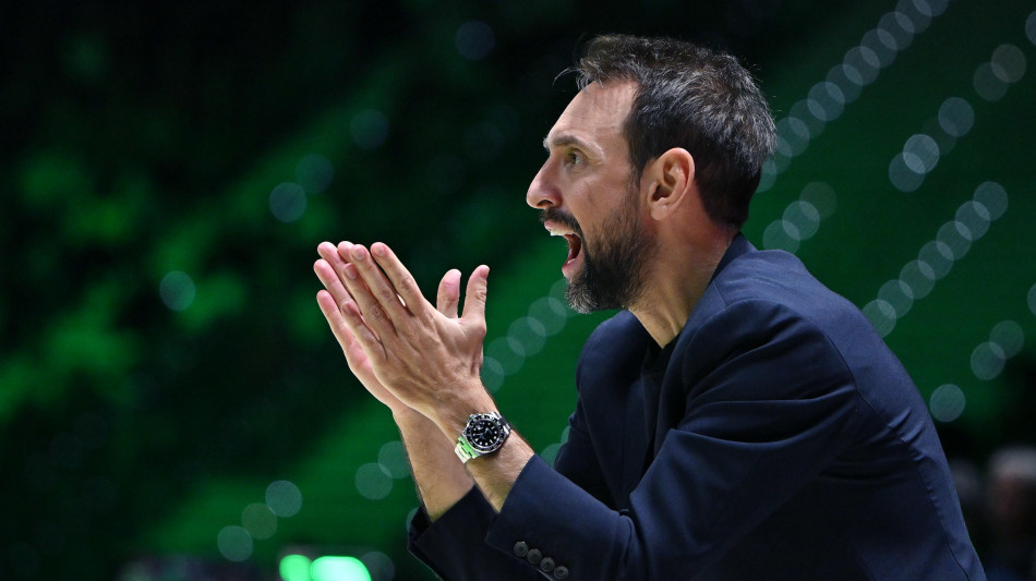 Basket: Milano celebra il triplete dell'Olimpia sotto il sole