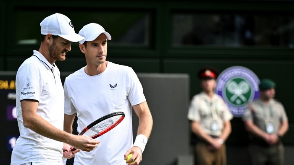 Adeus de Murray a Wimbledon come&ccedil;a com derrota nas duplas e homenagem
