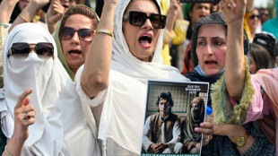 La esposa del ex primer ministro pakistan&iacute; Imran Khan, liberada de prisi&oacute;n