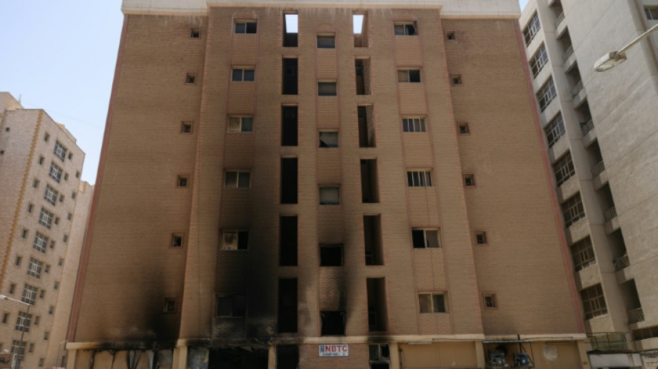 Inc&ecirc;ndio em edif&iacute;cio no Kuwait deixa mais de 35 mortos