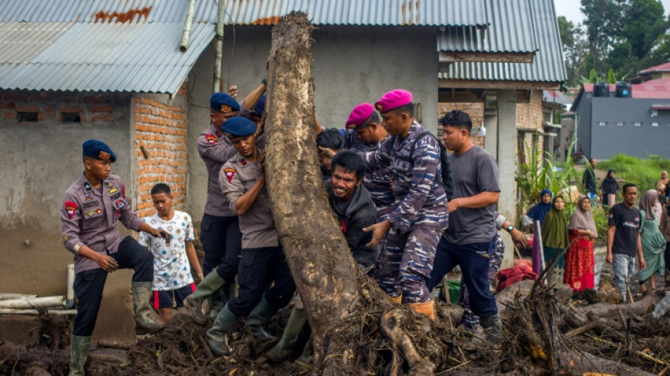 Zahl der Toten durch Hochwasser und Ger&ouml;lllawinen in Indonesien auf 50 gestiegen