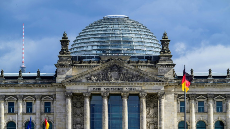 Nach Gefahrstoff-Verdacht im Reichstagsgeb&auml;ude: Feuerwehr gibt Entwarnung