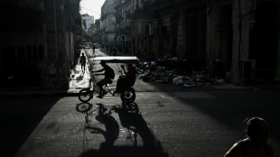 Cuba restabelece conex&atilde;o da rede el&eacute;trica, mas apag&otilde;es continuam