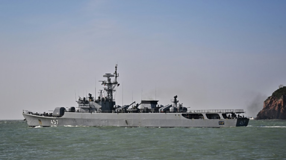 Rescatistas tailandeses esperan encontrar n&aacute;ufragos en segundo d&iacute;a de b&uacute;squeda