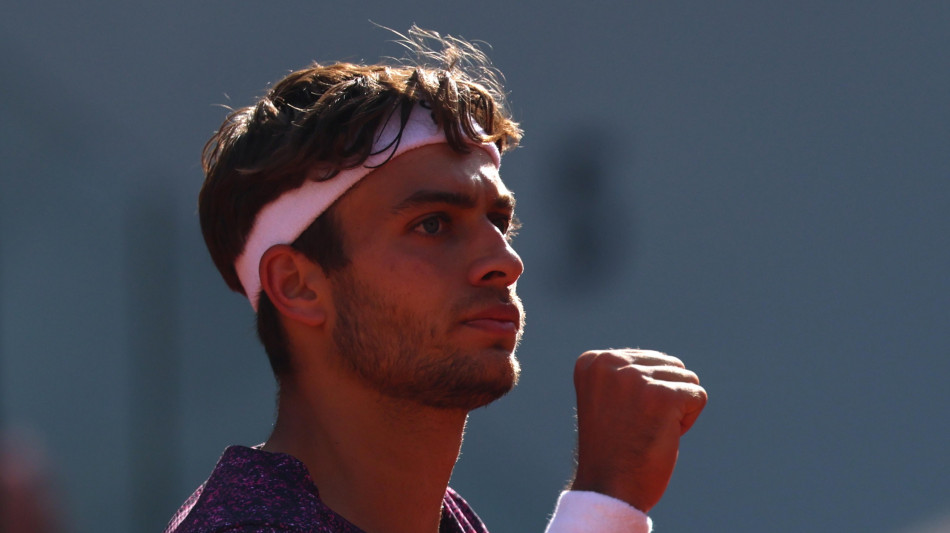Wimbledon: Cobolli-Navone interrotta per oscurit&agrave; con l'azzurro avanti 2-1