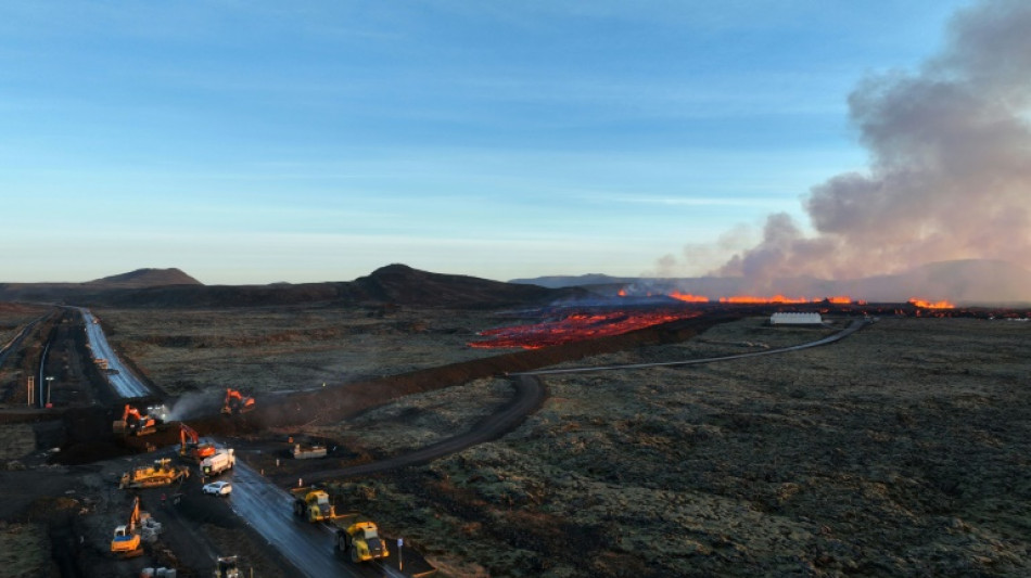 Un volc&aacute;n entra en erupci&oacute;n en Islandia y pone en riesgo a un pueblo pesquero
