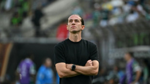 Flamengo anuncia renova&ccedil;&atilde;o de Filipe Lu&iacute;s at&eacute; o final de 2027