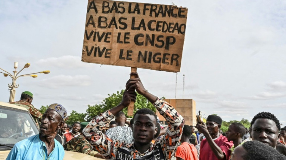 Niger: l&rsquo;ultimatum de la Cedeao arriv&eacute; &agrave; terme, l&rsquo;espace a&eacute;rien ferm&eacute; "face &agrave; la menace d&rsquo;intervention"