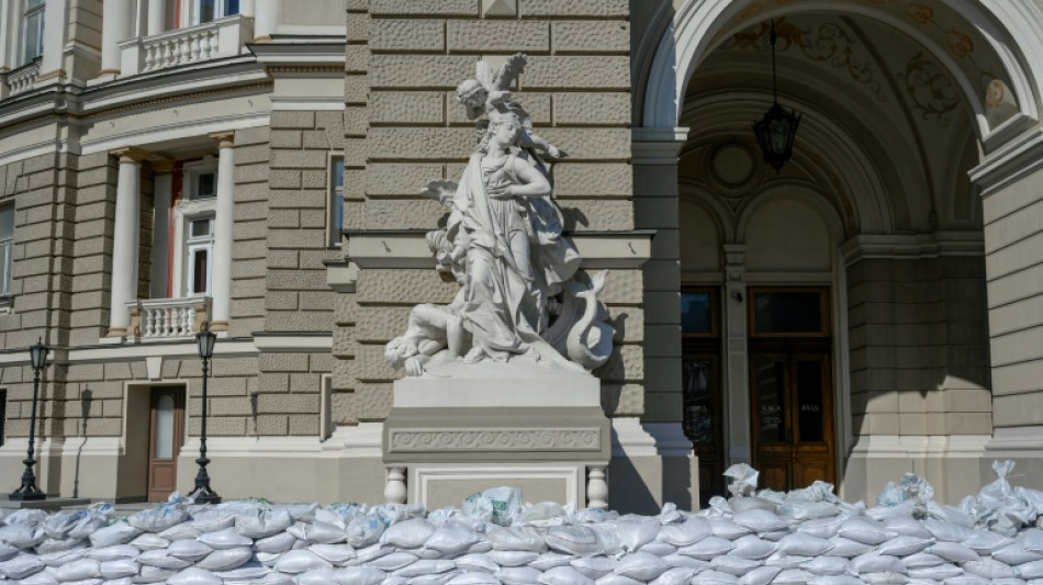 Behörden: Sachschäden bei russischem  Luftangriff auf ukrainische Hafenstadt Odessa 