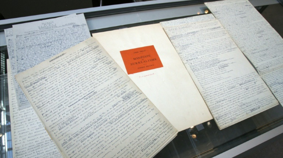El Manifiesto Surrealista del poeta franc&eacute;s Andr&eacute; Breton, a subasta en Par&iacute;s
