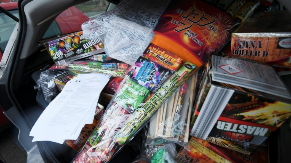 Schwerverletzter und brennende Bar - Erste Unf&auml;lle mit Feuerwerk am Wochenende