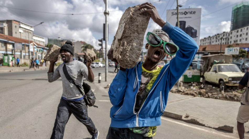 Manifestations au Kenya: tirs de gaz lacrymog&egrave;nes contre le convoi du principal opposant