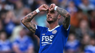 Struggling Leicester held to goalless draw by Palace 