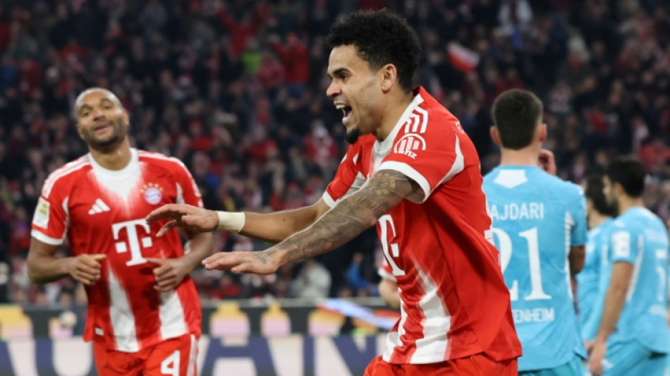 Bayern goleia Hoffenheim (5-1) com 3 gols de Luis D&iacute;az e mant&eacute;m dist&acirc;ncia na lideran&ccedil;a