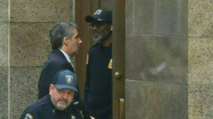 Ex-homem de confian&ccedil;a de Trump segue acusando o republicano