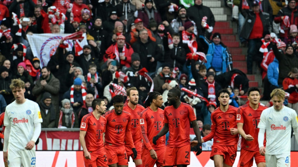 Mit Kane-Rekord: Bayern legt mit M&uuml;he im Titelrennen vor