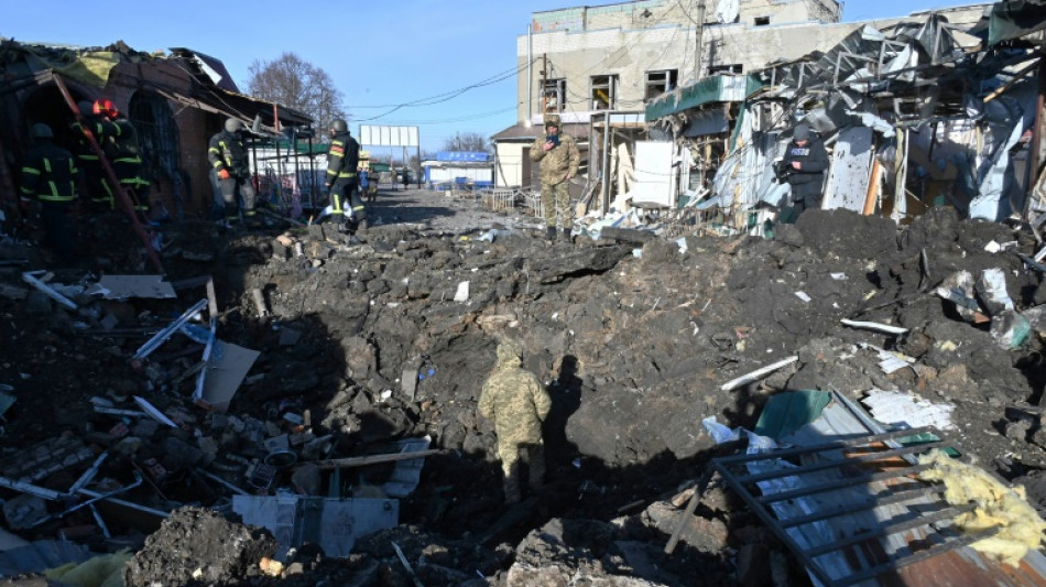 Baerbock sagt bei &Uuml;berraschungsbesuch in Ostukraine weitere Unterst&uuml;tzung zu