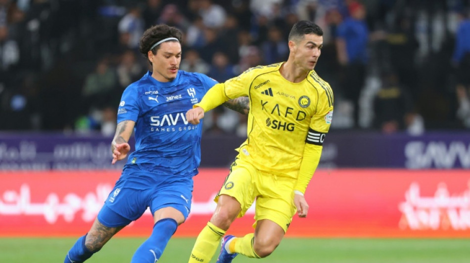 CR7 sofre les&atilde;o na coxa e dever&aacute; ficar afastado por no m&iacute;nimo duas semanas