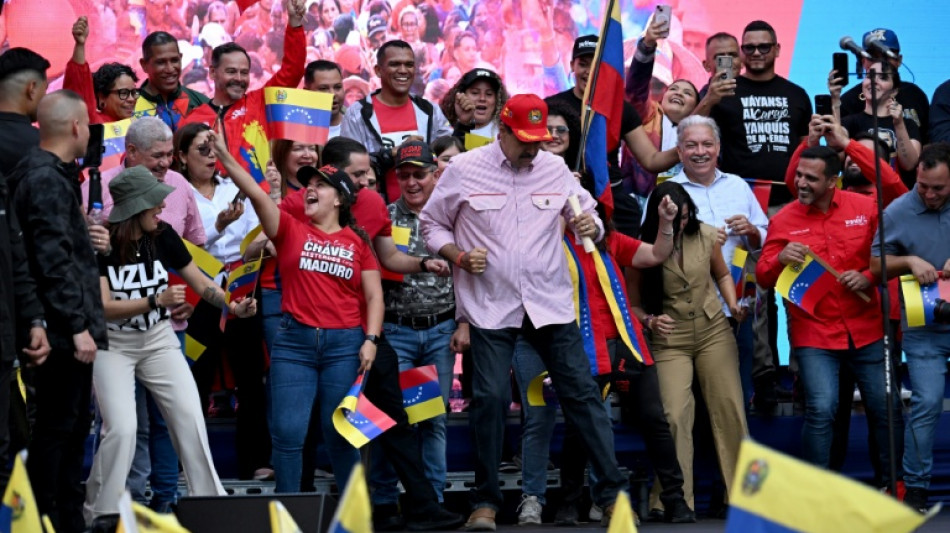 Trump holds Venezuela meeting as Maduro rejects 'slave's peace'